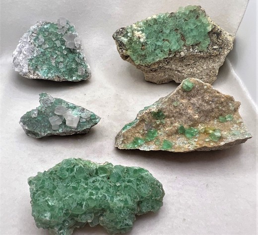 Nuevas Fluoritas octaédricas en Litosphera