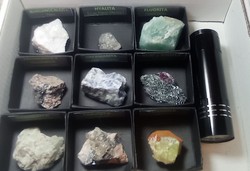 Colección de 9 minerales fluorescentes