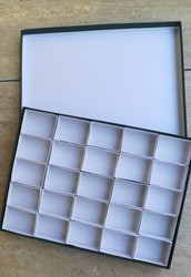 Caja plegable troquelada de cartón de 65x45 mm. — litosphera