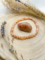 Pulsera piedra shungita combinada con las piedras de siete chakras.