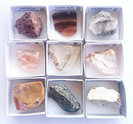 Minerales en cajita de 4x4. Serie verde