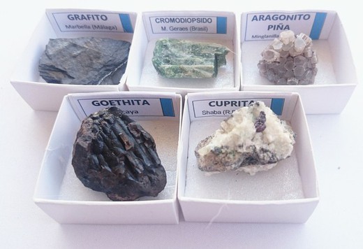 Minerales en cajita de 4x4. Serie azul.