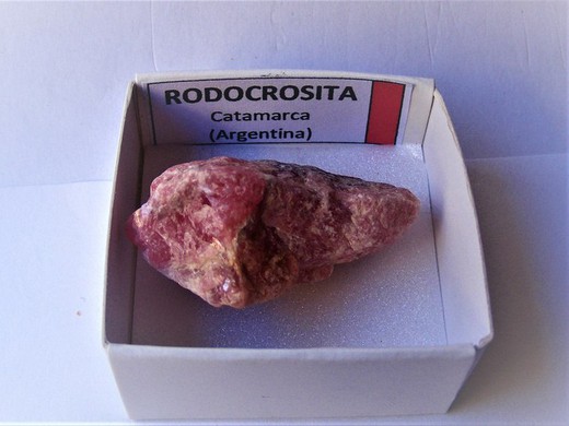 Minerales en cajita de 4x4. Serie roja.