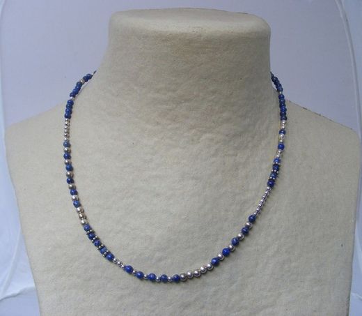 Collares y Colgantes