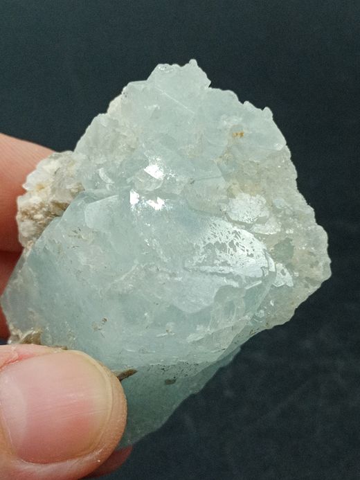 Aguamarina cristal con mica moscovita