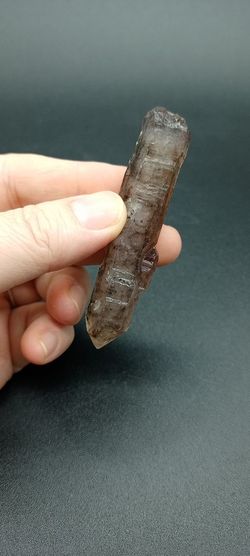 Amatista ahumada biterminada