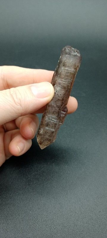 Amatista ahumada biterminada
