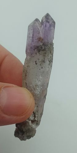 Amatista ahumada biterminada