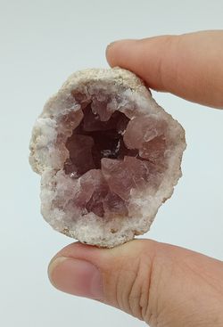 Amatista rosa en geoda