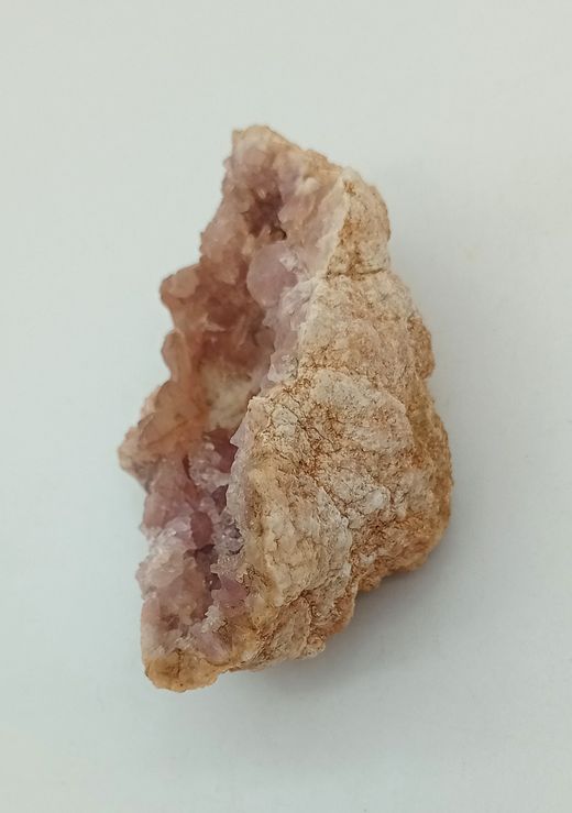 Amatista rosa en geoda