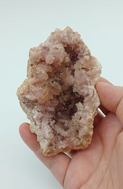 Amatista rosa en geoda