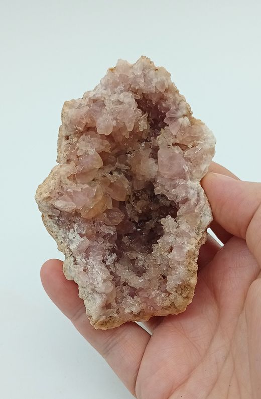 Amatista rosa en geoda