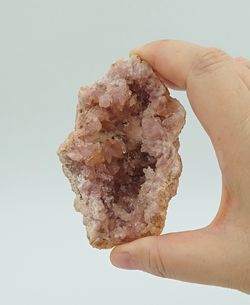 Amatista rosa en geoda