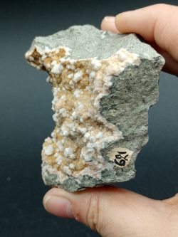 Analcima sobre Gmelinita - Ex colección Folch