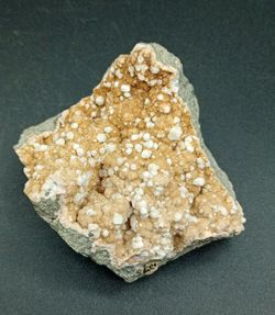 Analcima sobre Gmelinita - Ex colección Folch