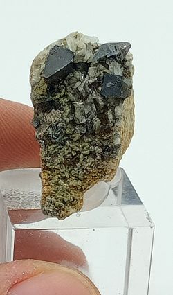 Anatasa cristales en matriz