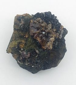 Cristales de Andradita sobre Hedenbergita