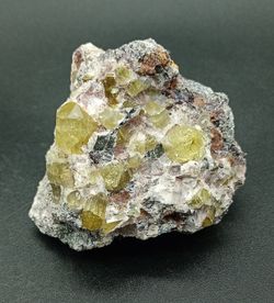 Apatito "esparraguina"