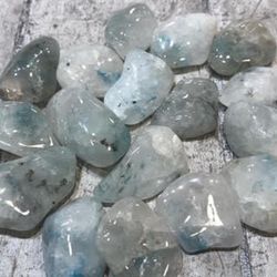 Rodado de Aqualita (Cuarzo con Ajoita)