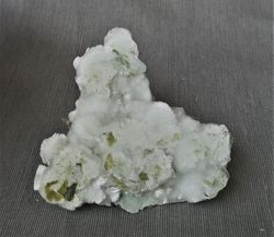 Artinita (conjunto de agregados aciculares)