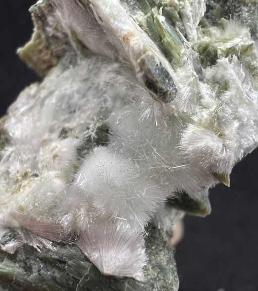 Artinita Cristales aciculares