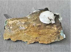 Artinita (Nódulo de cristales aciculares en matriz)