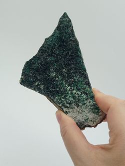 Atacamita grupo de cristales sobre matriz