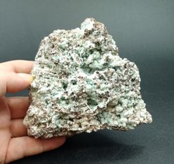 Auricalcita cristales aciculares en matriz