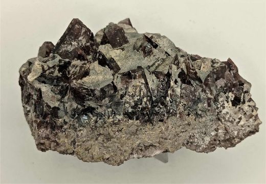 Axinita (Mn) Cristales en matriz