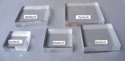 Base metacrilato lisa 50x50x10 mm.