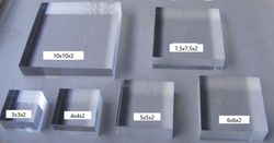 Base metacrilato lisa 50x50x20 mm.