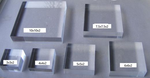 Base metacrilato lisa 60x60x20 mm.