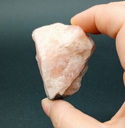 Berilo rosa (Morganita) en bruto