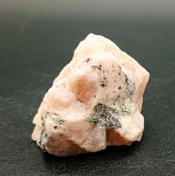 Berilo rosa (Morganita) en bruto