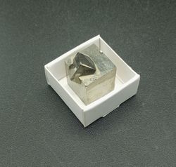 Caja plegable de cartón. 3x3 cm. Pack de 100 unidades