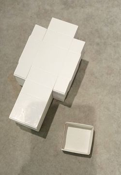 Caja plegable de cartón. 4x4 cm. Pack de 100 unidades