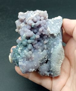 Calcedonia , variedad "racimo de uva"