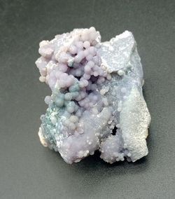 Calcedonia , variedad "racimo de uva"