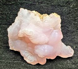 Calcedonia (Agregados globulares color rosa)