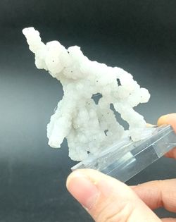 Calcedonia en agregado estalactítico