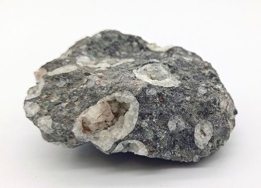 Chabasita (Pequñas geodas en Basalto)