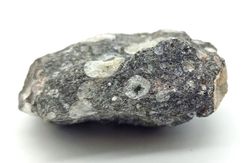 Chabasita (Pequñas geodas en Basalto)