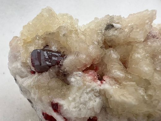 Cinabrio (Cristales en geoda de Dolomita)