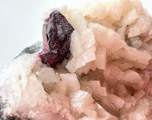 Cinabrio cristalizado con Dolomita