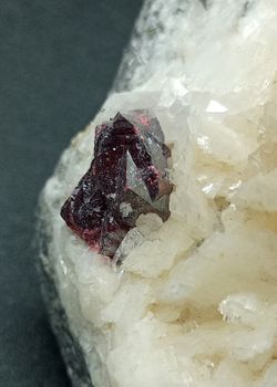 Cinabrio y Dolomita