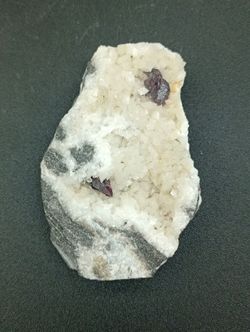 Cinabrio y Dolomita