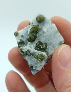 Cleofana (Esfalerita verde) sobre cuarzo