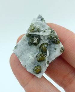 Cleofana (Esfalerita verde) sobre cuarzo