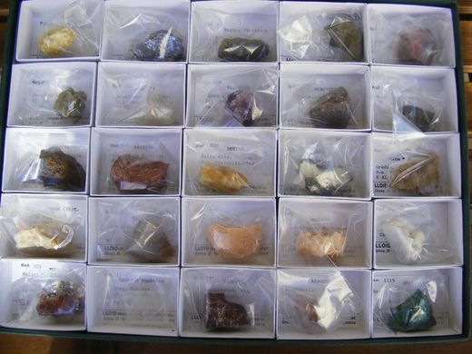 Colecciones 25 minerales estuche de cartón forrado