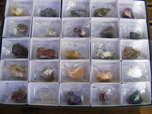 Colecciones 25 minerales estuche de cartón forrado